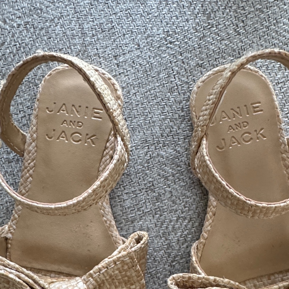 Janie and Jack Woven Brown Kids Sandals with Bow - Picture 3 of 6